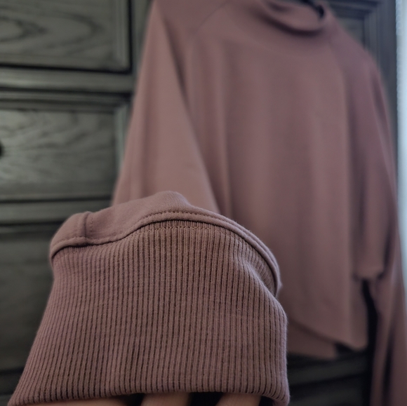 Lululemon Up high pullover - Picture 13 of 16